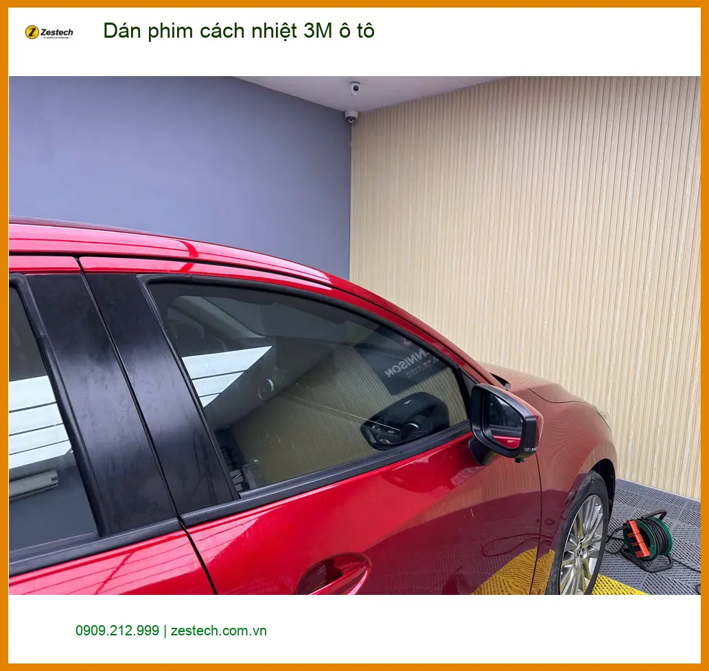 Anh Tùng dán phim cách nhiệt 3M ô tô Hyundai Accent tại Quận Phú Nhuận vì xe thường xuyên đậu ngoài trời ảnh thực tế 3