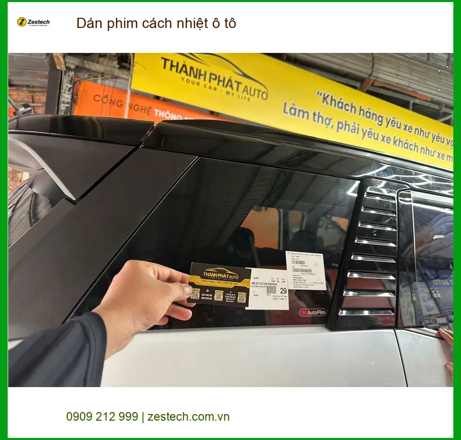 Chú Tấn dán phim cách nhiệt ô tô cho Hyundai Accent để đón hè tại Quận 9 ảnh thực tế 4