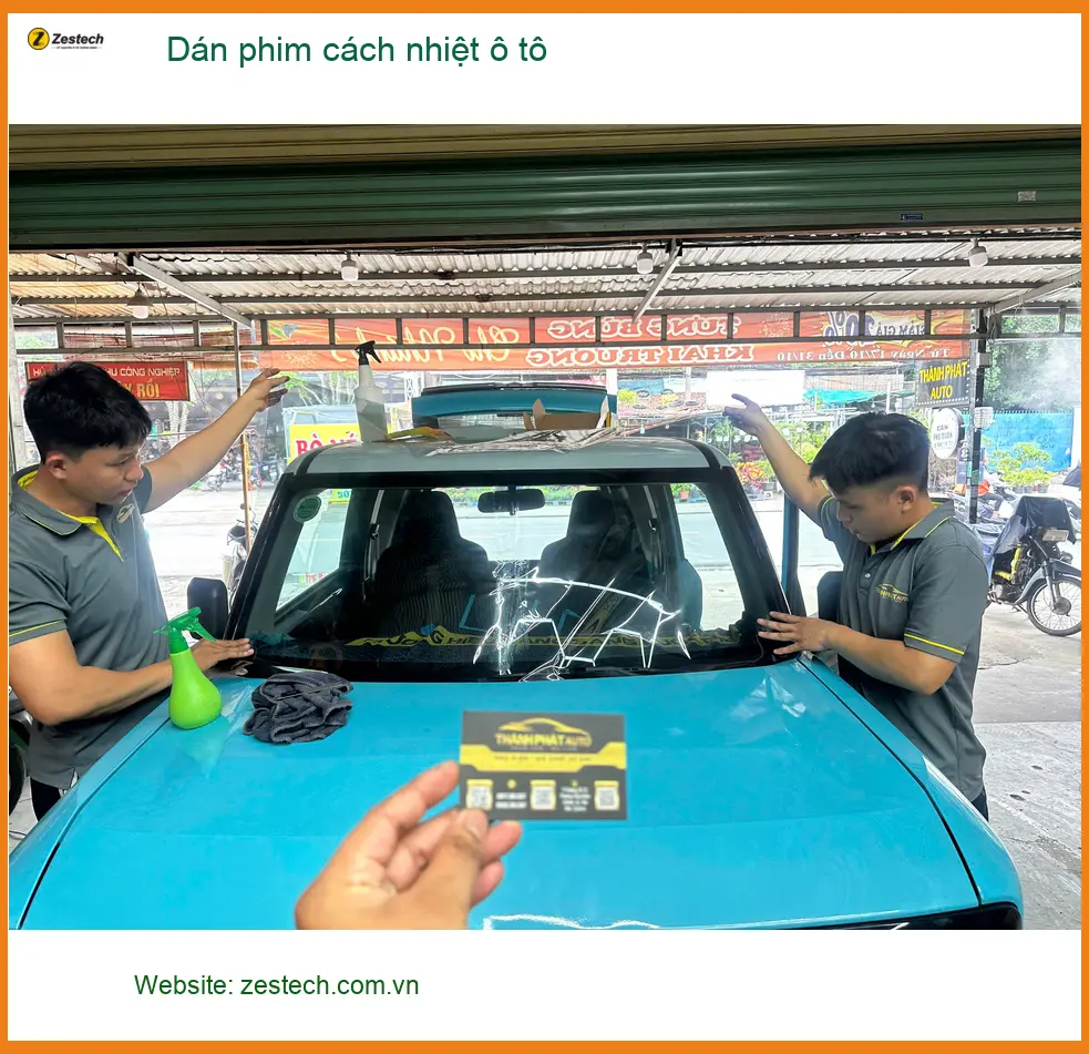 Cô Thanh dán phim cách nhiệt ô tô Kia K3 tại Hóc Môn tránh nắng hè oi bức ảnh thực tế 5