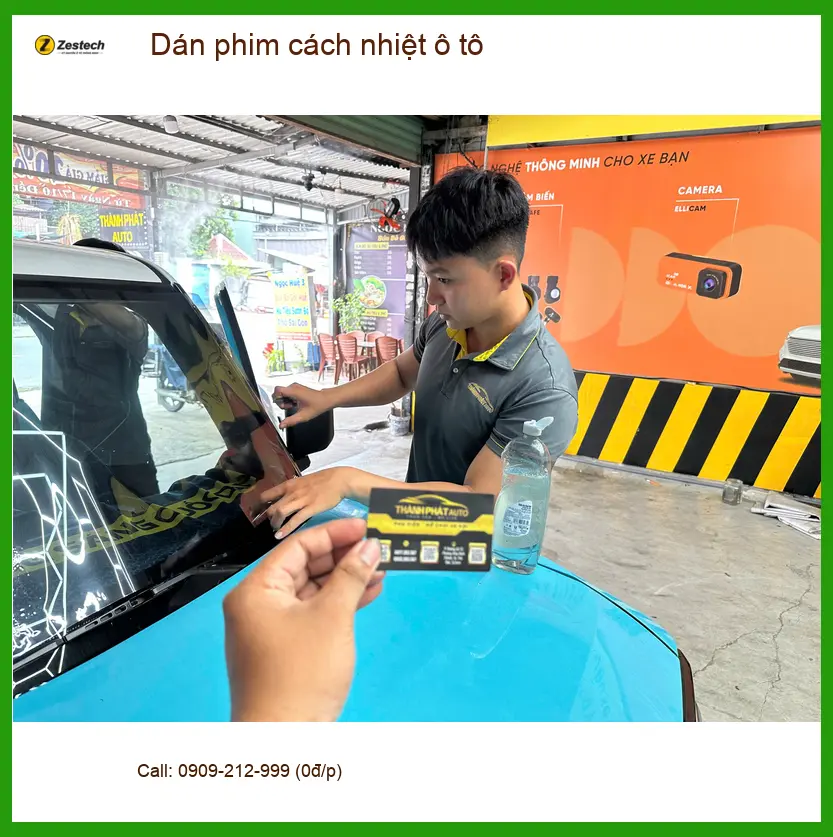 Chị Mai Anh lắp đặt phim cách nhiệt cho Honda CR-V tại Quận 5 để bảo vệ nội thất xe ảnh thực tế 3