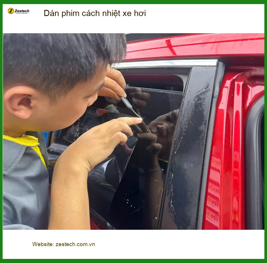 Chị Thảo dán phim cách nhiệt xe hơi Hyundai Santa Fe tại Quận Bình Thạnh