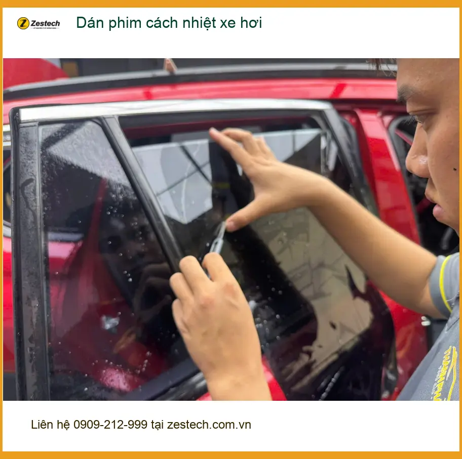 Anh Kiên dán phim cách nhiệt xe hơi Mazda CX-5 tại Quận 12 để chuẩn bị cho mùa hè nắng nóng