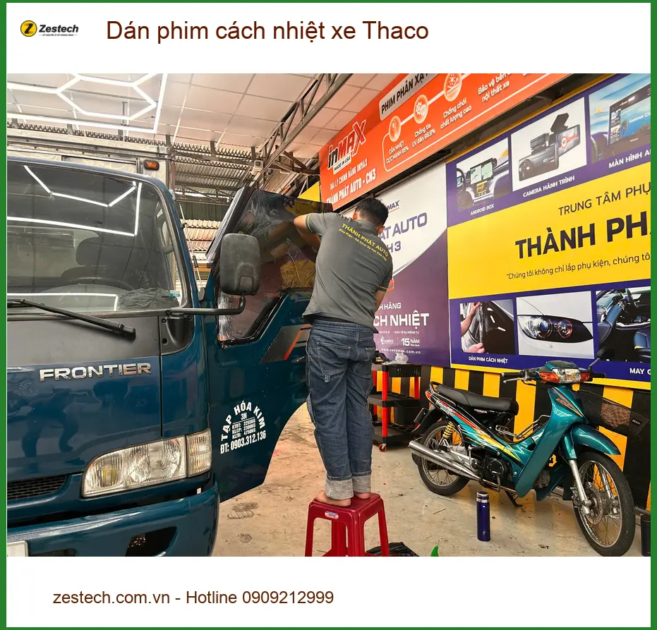 Chú Sáng Dán phim cách nhiệt xe Thaco Travel tại Quận 10 giữ mát cabin