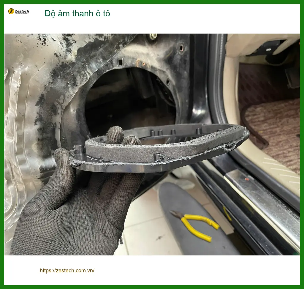 Anh Long độ âm thanh ô tô Hyundai Accent Quận 10 vì âm thanh zin không đủ sống động ảnh thực tế 2