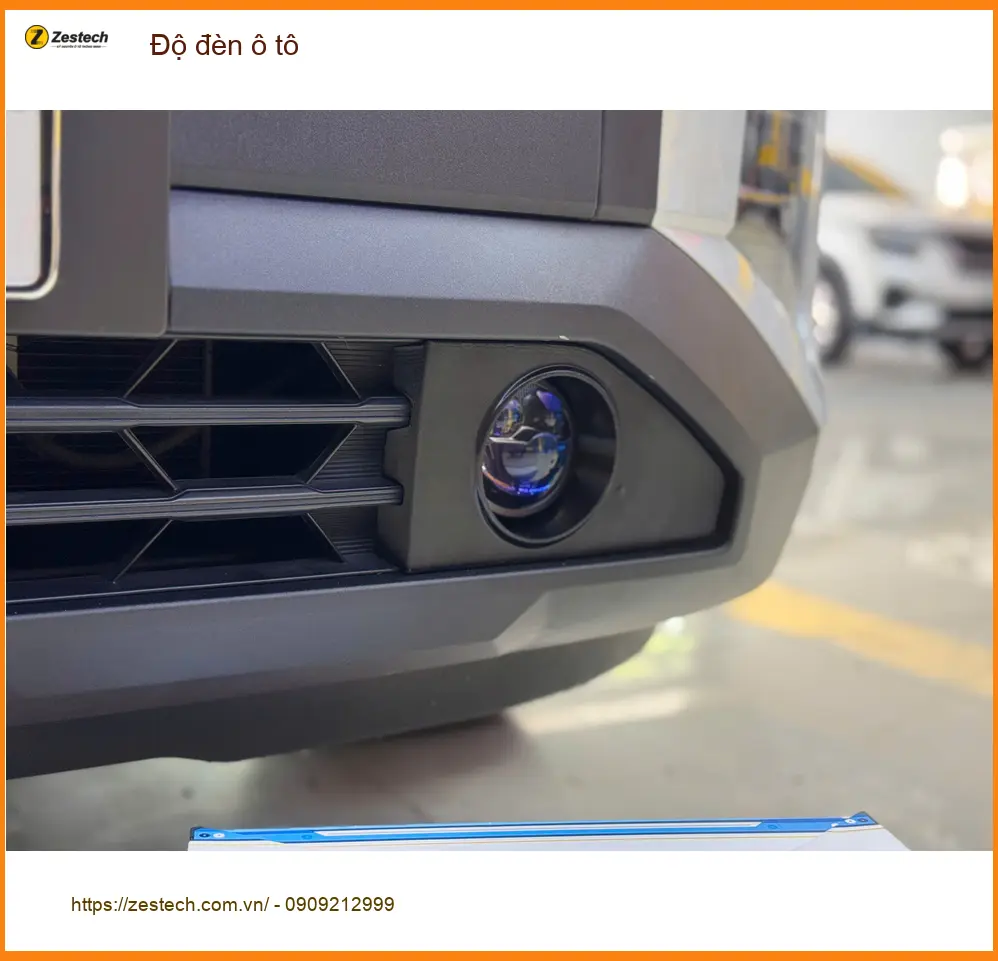 Chú Bằng độ đèn ô tô Hyundai Accent tại Quận Thủ Đức để cải thiện tầm nhìn ban đêm