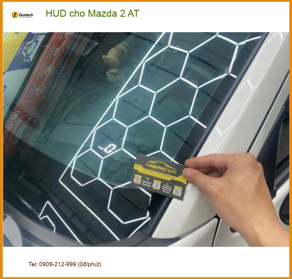 Chị Thảo lắp HUD cho Mazda 2 AT tại Quận Thủ Đức để dễ quan sát tốc độ trên đường cao tốc