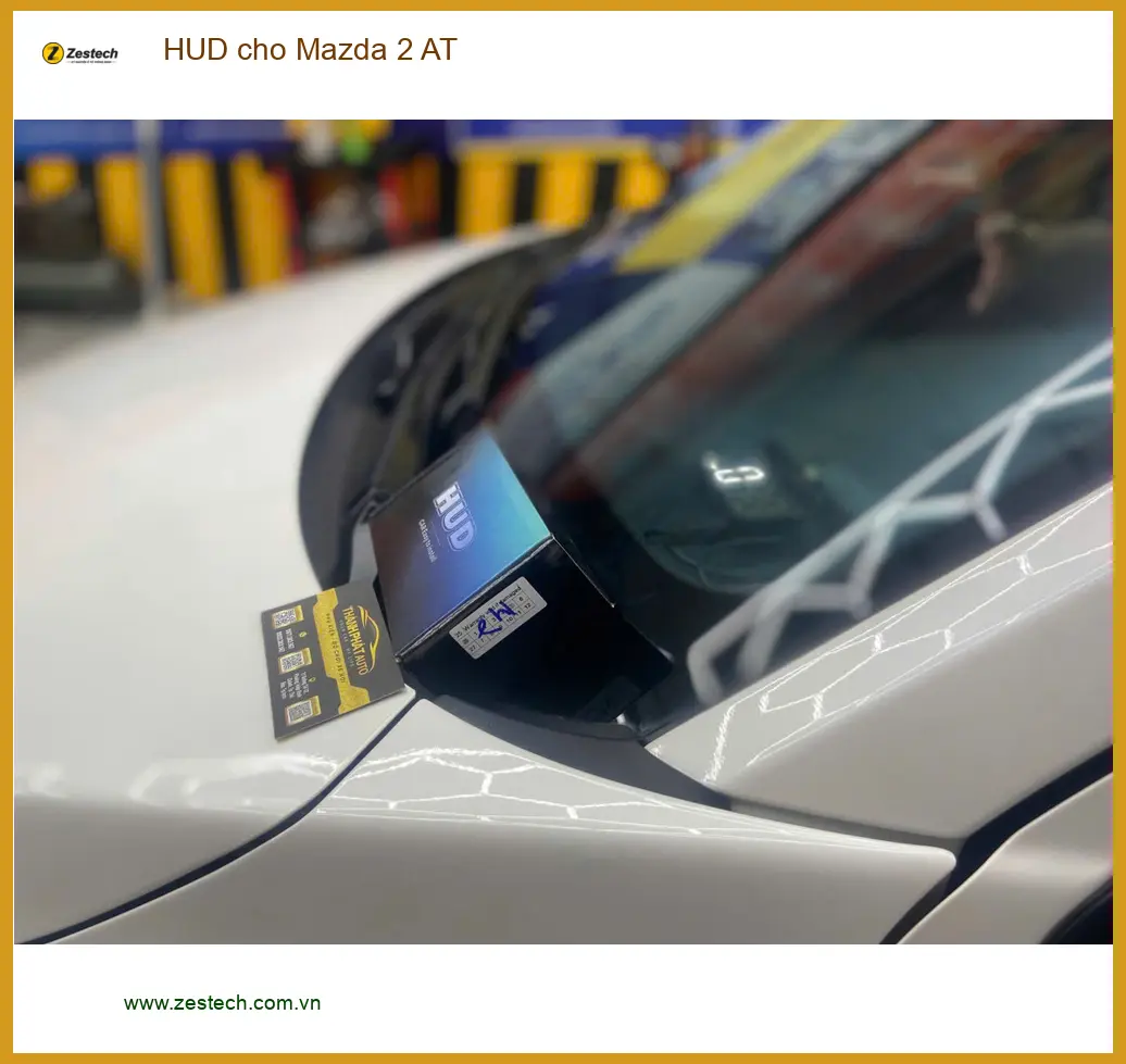 Chị Thảo lắp HUD cho Mazda 2 AT tại Quận Thủ Đức để dễ quan sát tốc độ trên đường cao tốc ảnh thực tế 2