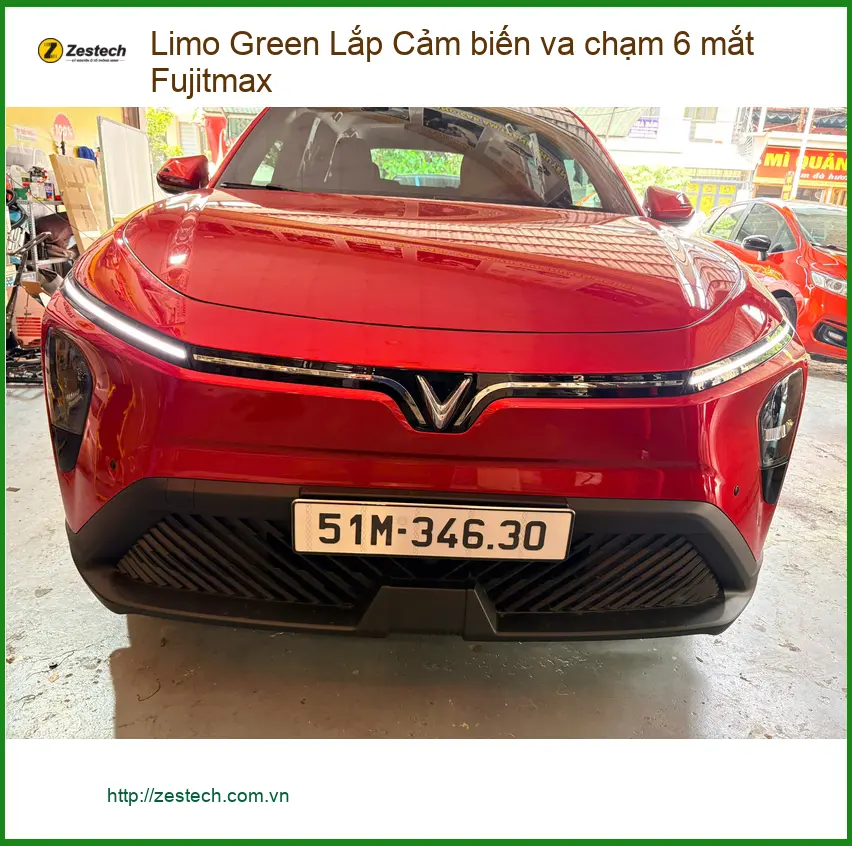 Chú Tấn lắp Cảm biến va chạm 6 mắt Fujitmax cho Limo Green Quận 1 ảnh thực tế 3