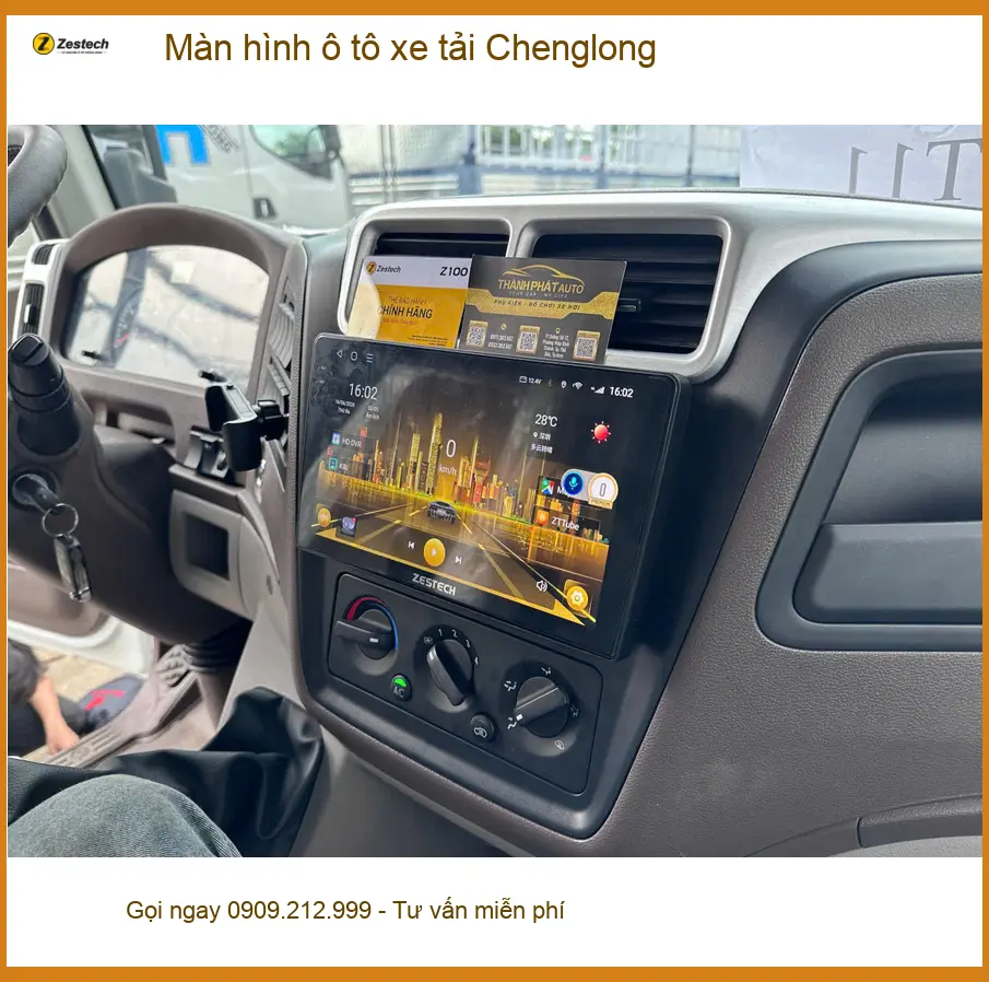 Anh Bình lắp màn hình ô tô xe tải Chenglong tại Quận 2 để tiện xem bản đồ ảnh thực tế 2