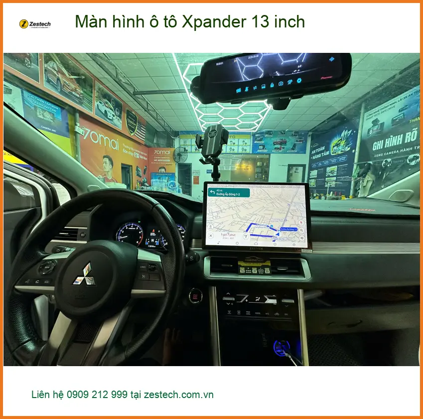 Anh Kiên lắp màn hình ô tô Xpander 13 inch tại Quận 1 vì màn zin không đủ lớn ảnh thực tế 3