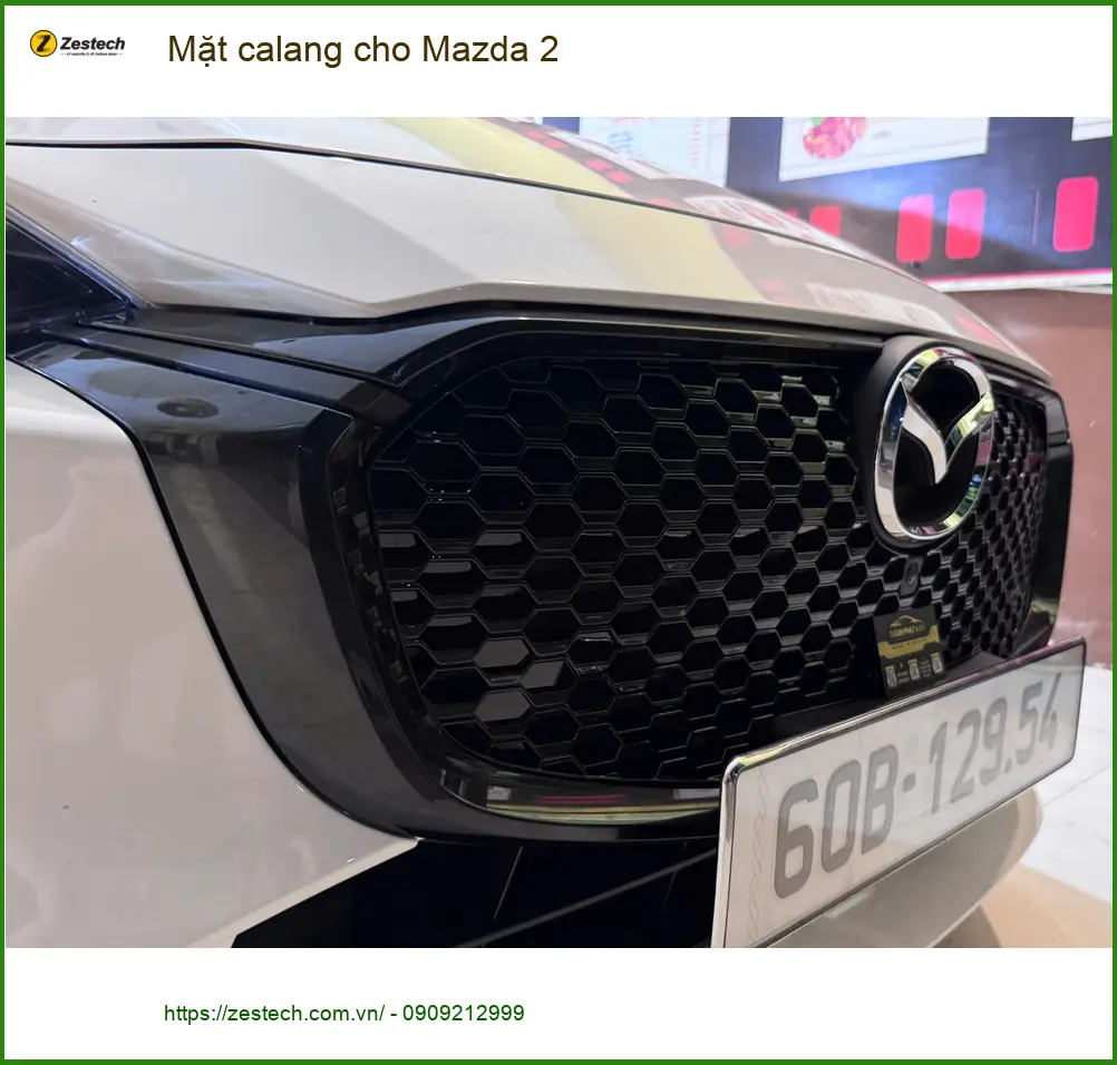 Anh Minh Khôi lắp mặt calang cho Mazda 2 tại Quận 12 vì muốn xe trông sang hơn