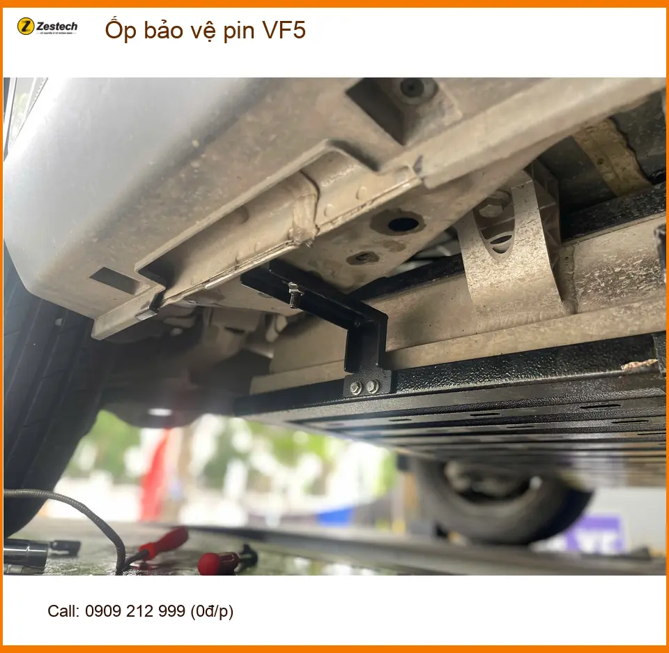 Anh Quý lắp ốp bảo vệ pin VinFast VF5 tại Thủ Đức để an tâm di chuyển ảnh thực tế 2
