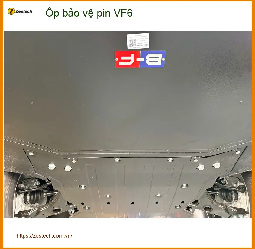 Anh Khải lắp Ốp bảo vệ pin VF6 tại Bình Chánh để đảm bảo an toàn tối ưu