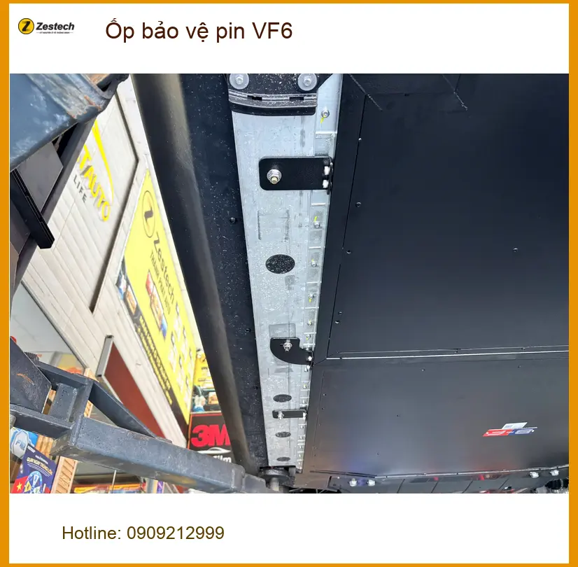 Anh Khải lắp Ốp bảo vệ pin VF6 tại Bình Chánh để đảm bảo an toàn tối ưu ảnh thực tế 4