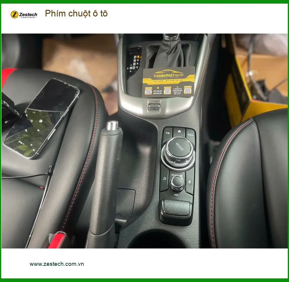 Chị Vân lắp phím chuột ô tô cho Toyota Raize tại Quận Thủ Đức tiện lợi hơn