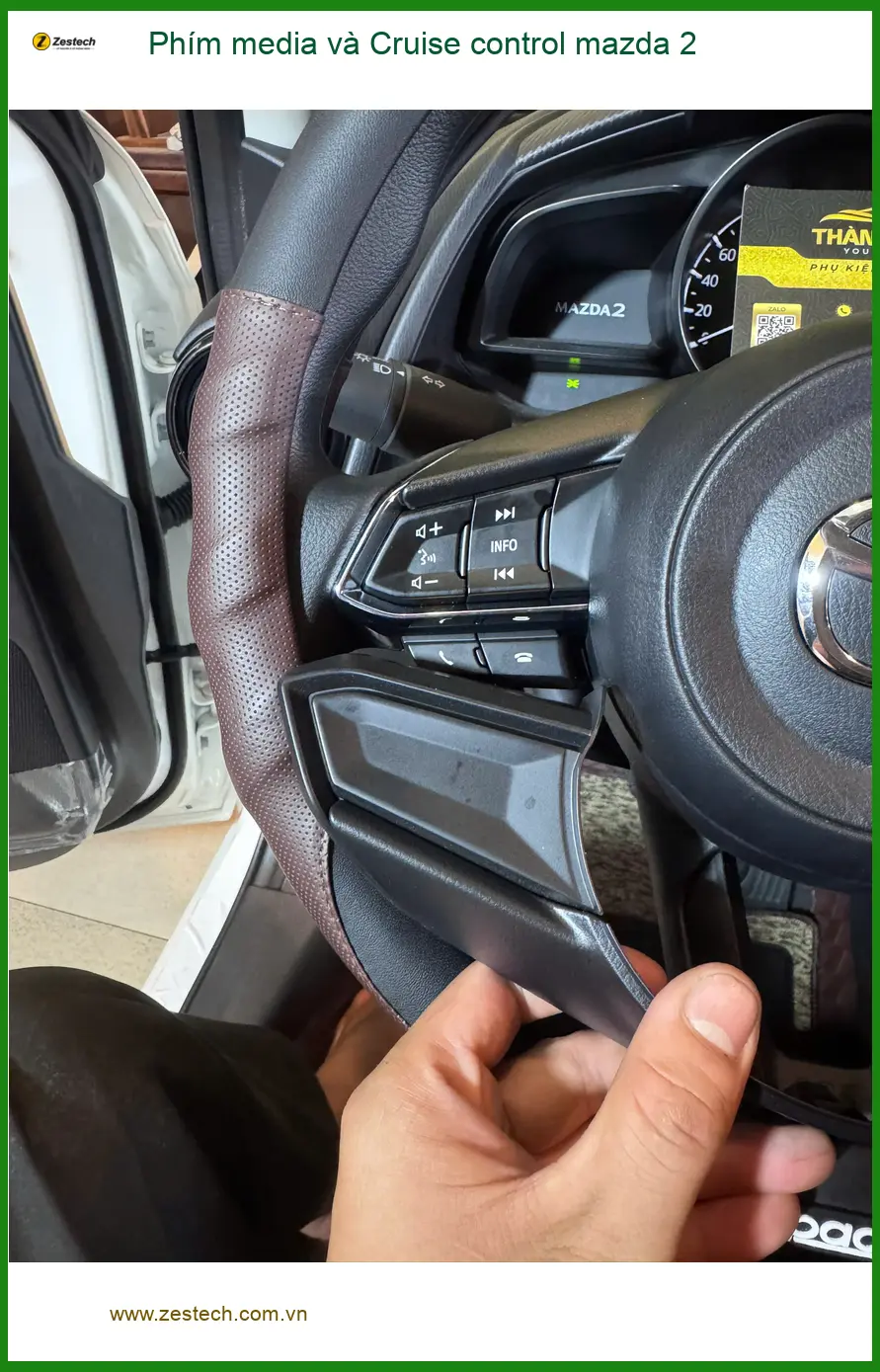 Chị Vân lắp Phím media và Cruise control Mazda 2 Quận 10 tiện lợi ảnh thực tế 2