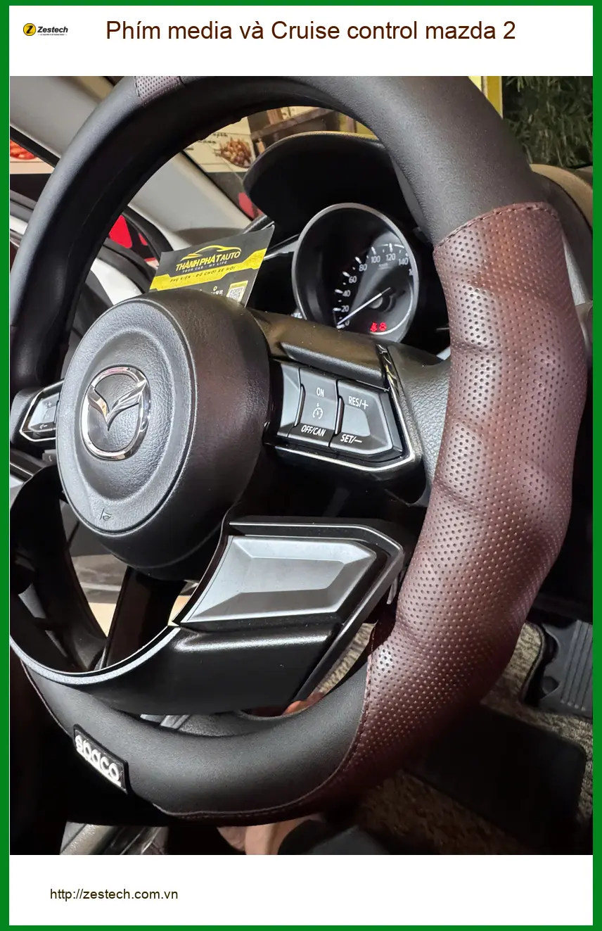Chị Vân lắp Phím media và Cruise control Mazda 2 Quận 10 tiện lợi ảnh thực tế 3