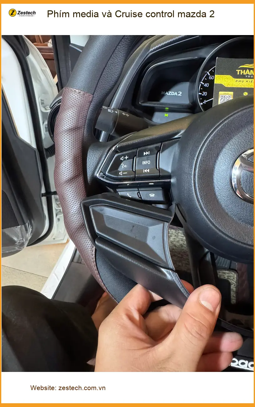 Chị Thảo độ Phím media và Cruise control Mazda 2 tại Quận Phú Nhuận ảnh thực tế 5