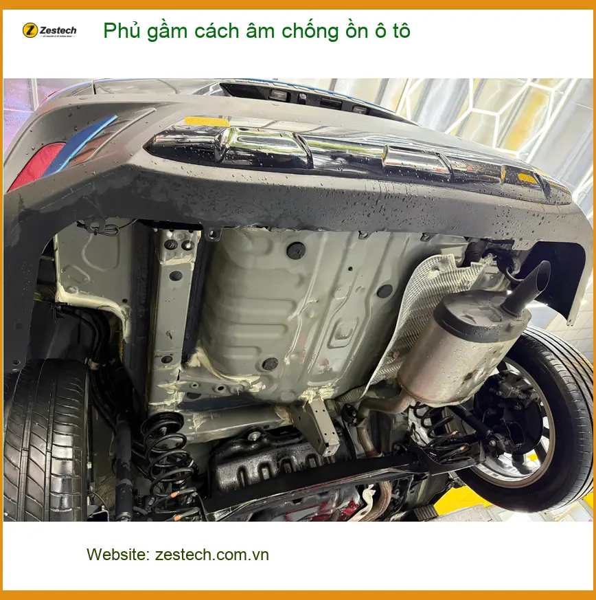 Chị Lan Anh phủ gầm cách âm chống ồn cho Honda CRV ở Quận 6 giảm ồn ảnh thực tế 2