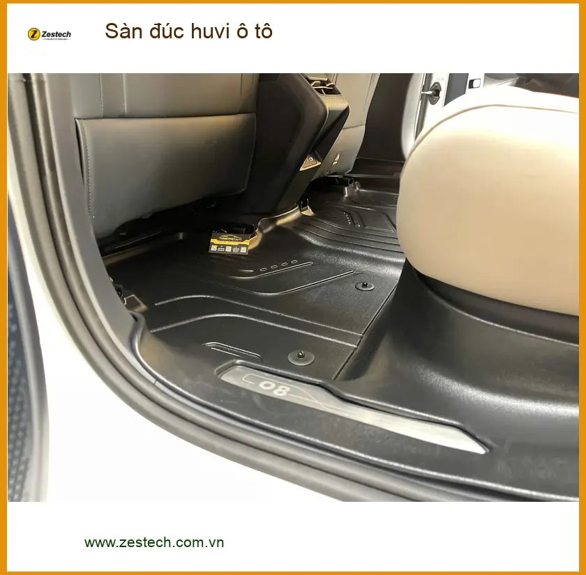 Chị Hằng lắp sàn đúc huvi ô tô cho Honda CR-V ở Quận 12, sạch sẽ