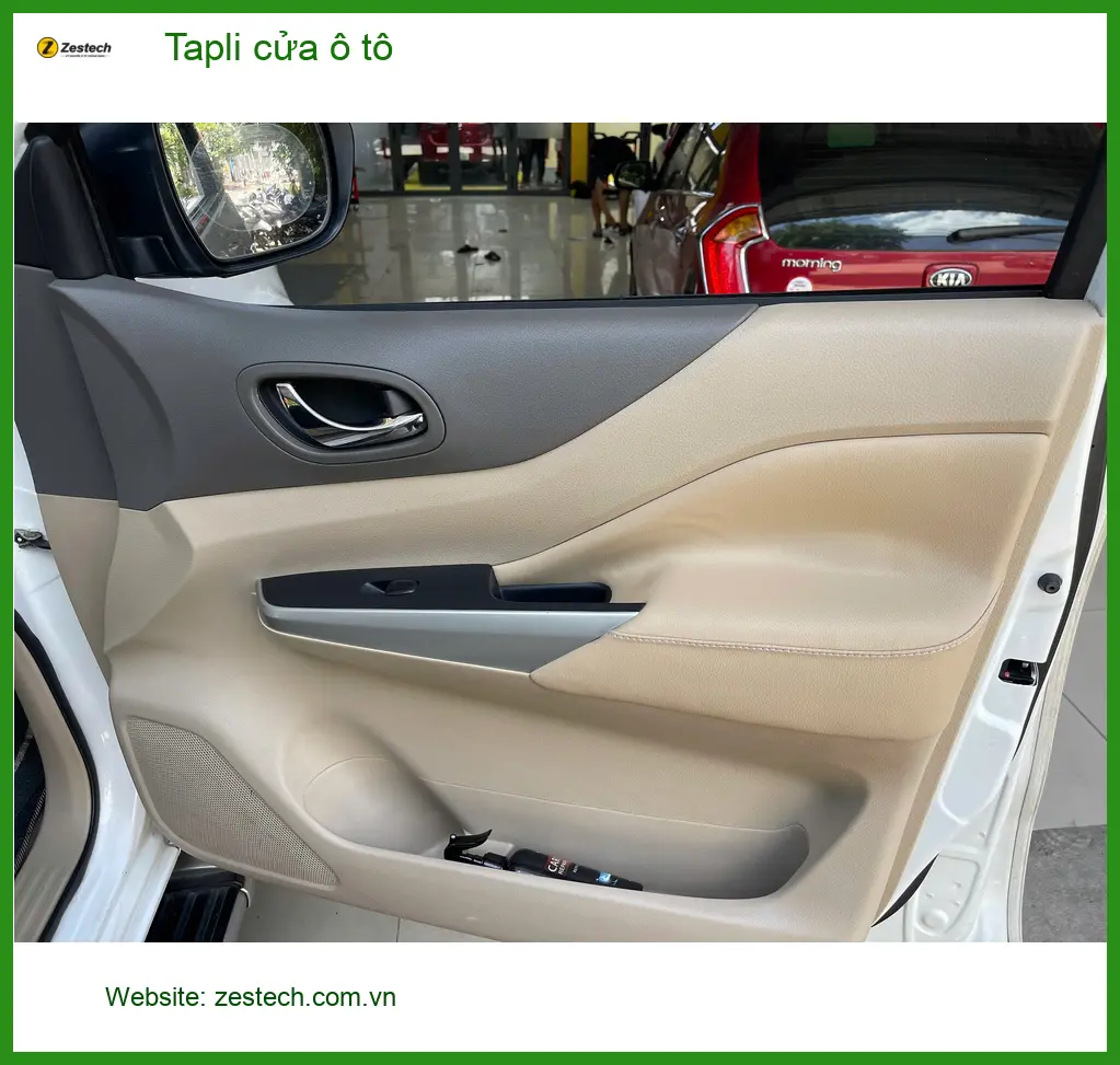 Anh Quang bọc Tapli cửa ô tô Hyundai Accent Quận Phú Nhuận vì tapli cũ đã xuống cấp