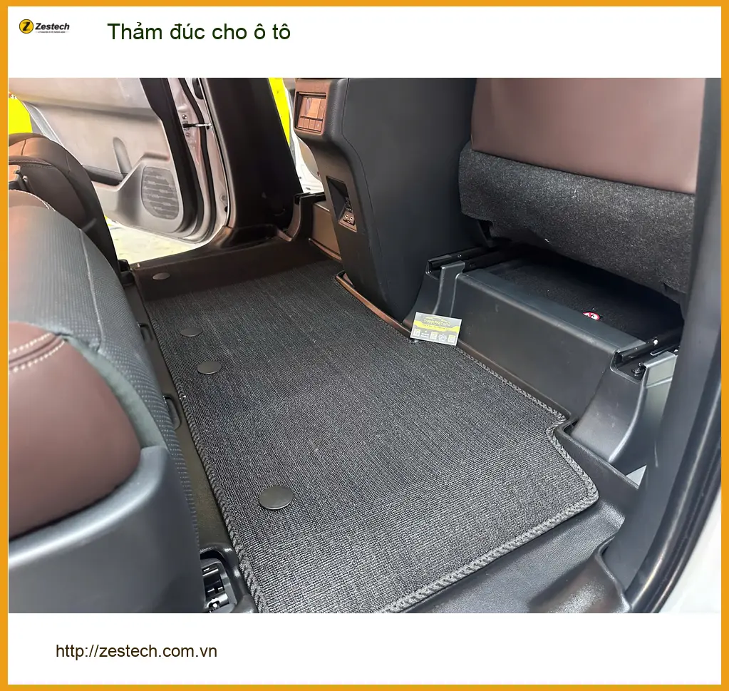 Chị Thảo lắp Thảm đúc cho Toyota Vios tại Thủ Đức để sàn xe luôn sạch ảnh thực tế 3
