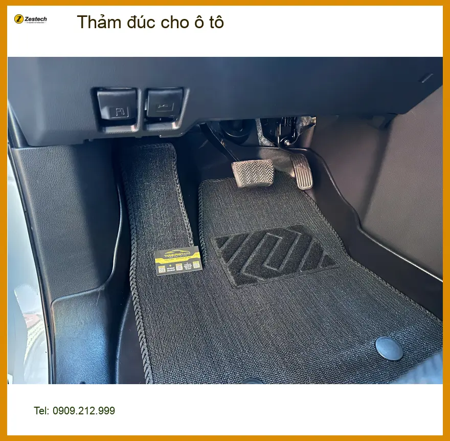 Chị Hương lắp thảm đúc cho ô tô Hyundai Santa Fe tại Quận 2 để giữ sàn xe sạch đẹp ảnh thực tế 3