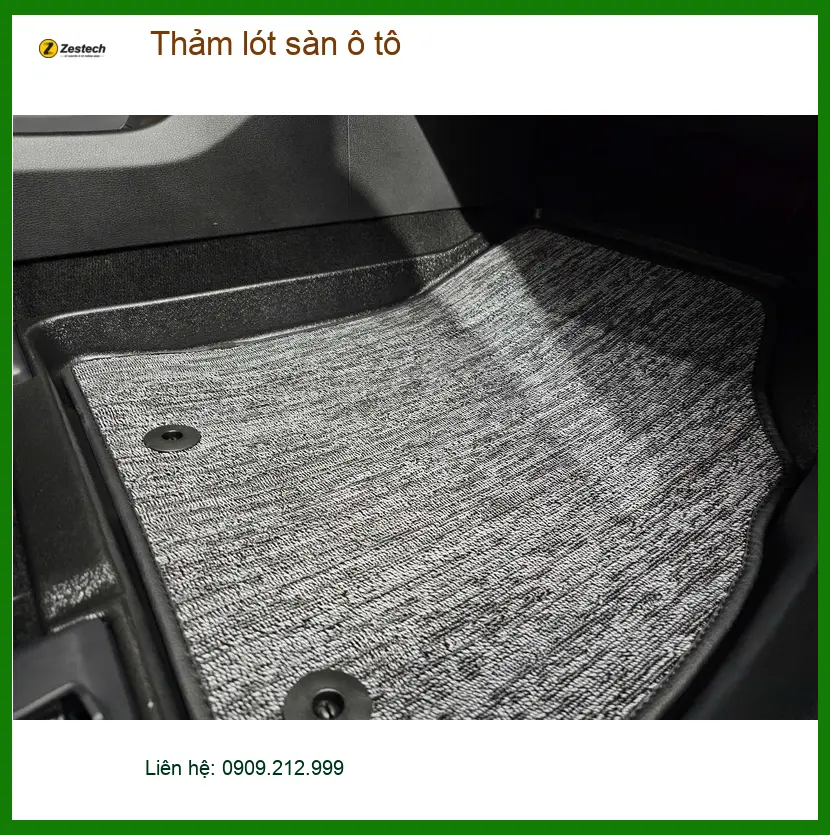 Anh Khang thay thảm lót sàn ô tô Honda CR-V tại Quận 1 vì thảm cũ đã rách ảnh thực tế 2