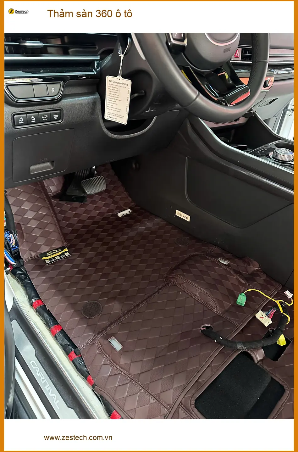 Cô Bạch lắp thảm sàn 360 ô tô cho Hyundai Santa Fe tại Quận 7 để nội thất luôn sạch đẹp ảnh thực tế 3