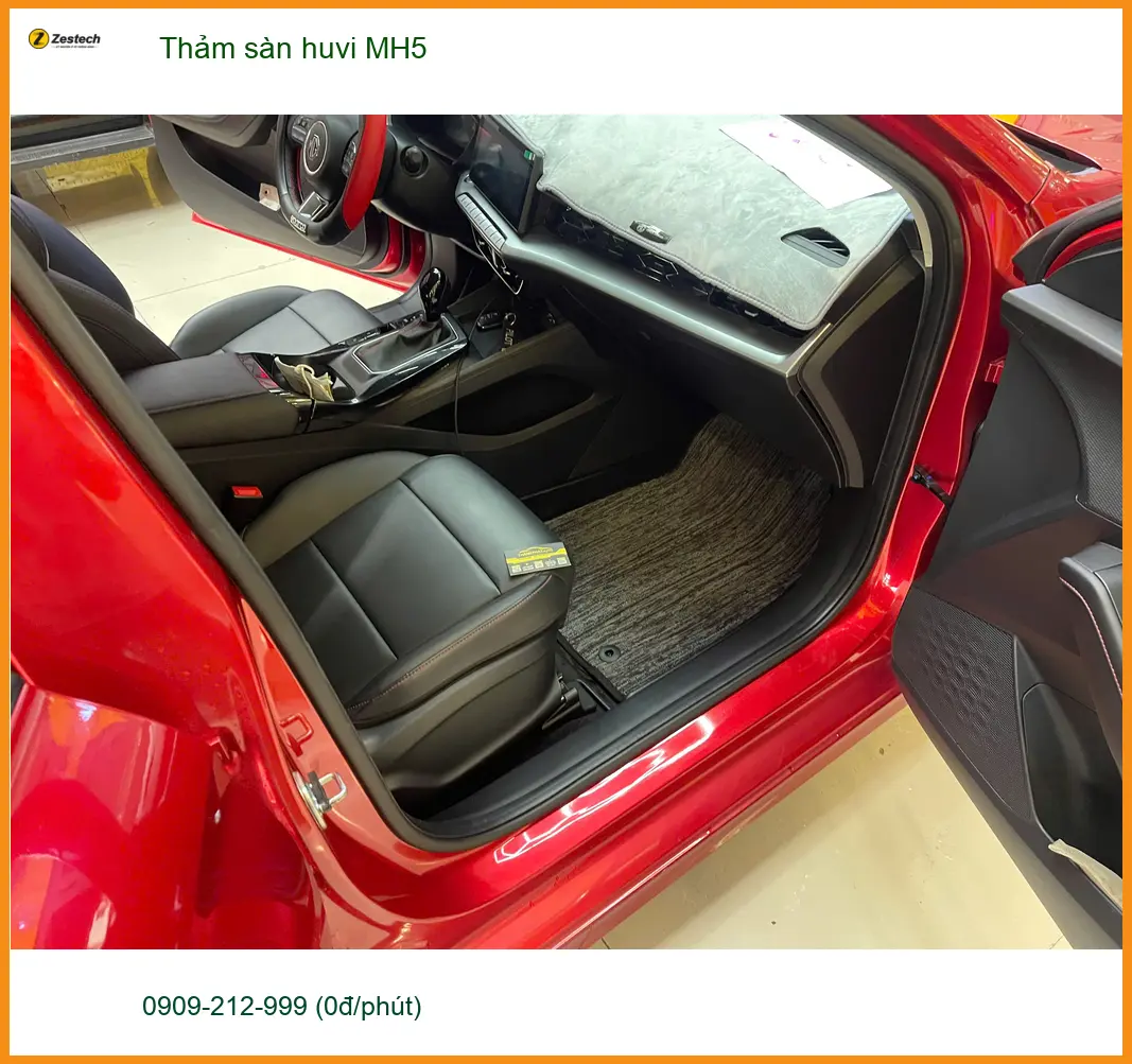 Anh Khôi thay thảm sàn Huvi MH5 cho Mazda CX-5 tại Quận 1 để xe luôn sạch sẽ