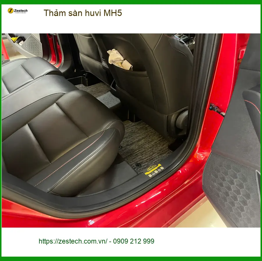 Anh Khôi thay thảm sàn Huvi MH5 cho Mazda CX-5 tại Quận 1 để xe luôn sạch sẽ ảnh thực tế 3