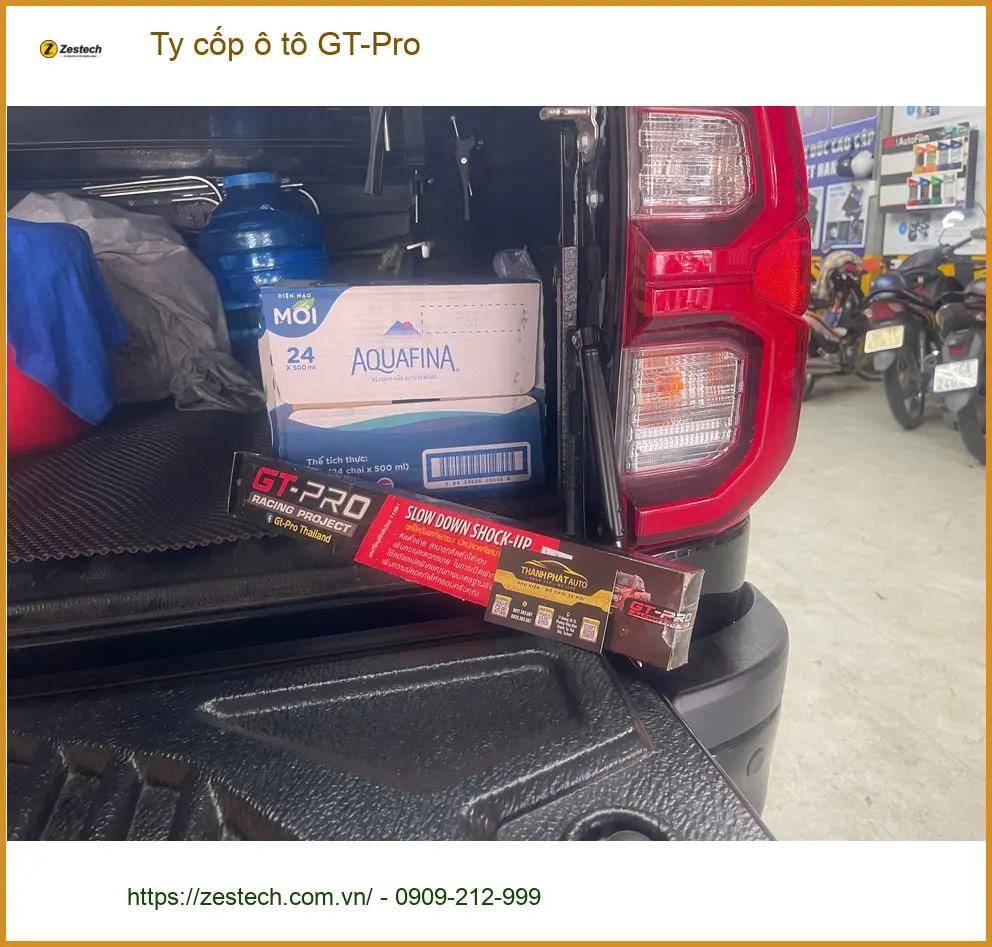 Anh Quang lắp Ty cốp ô tô GT-Pro cho Hyundai Santa Fe tại Củ Chi để tiện lợi hơn