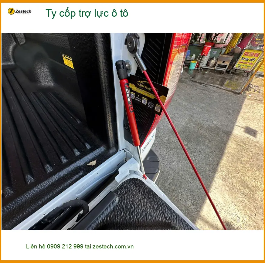 Anh Quang lắp ty cốp trợ lực ô tô cho Hyundai Santa Fe tại Quận 12 uy tín, giá tốt