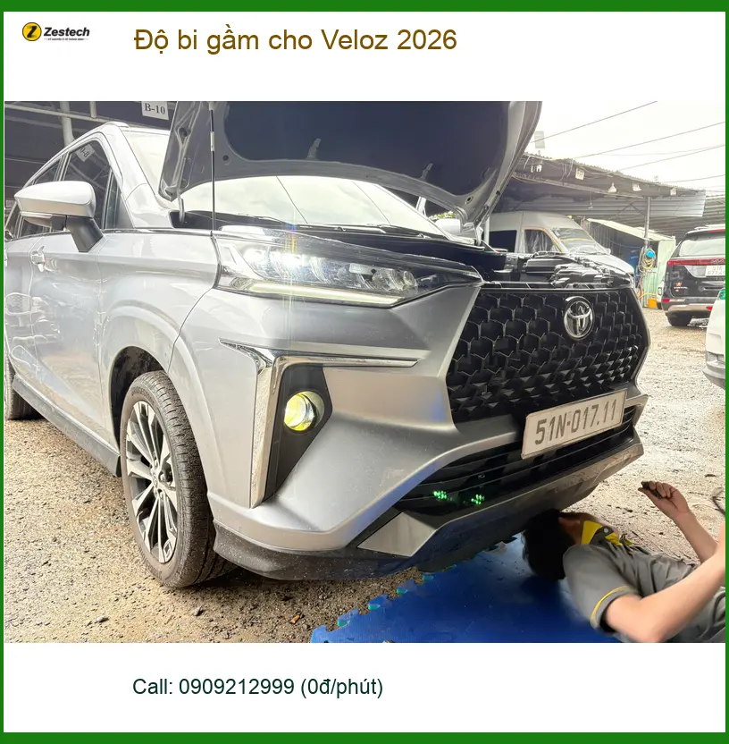 Chị Thư độ bi gầm cho Veloz 2026 ở Quận Thủ Đức vì đèn zin yếu khi trời mưa ảnh thực tế 2