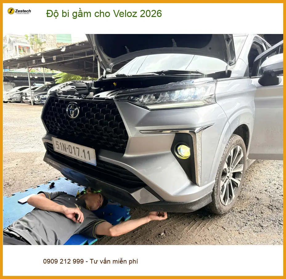 Chị Thư độ bi gầm cho Veloz 2026 ở Quận Thủ Đức vì đèn zin yếu khi trời mưa ảnh thực tế 4