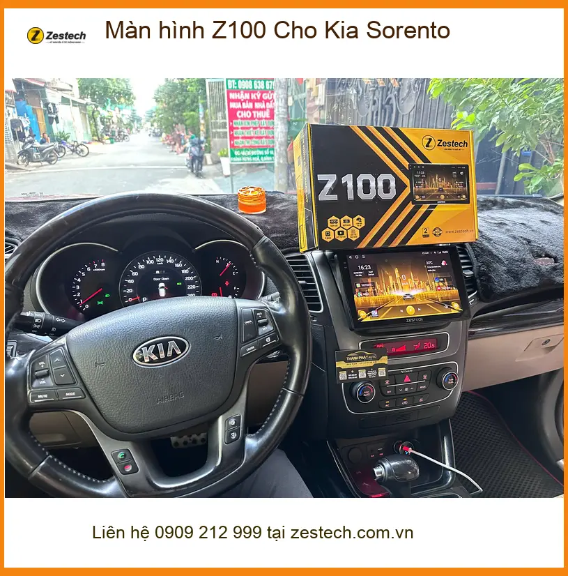 Chị Thảo lắp màn hình Z100 cho Kia Sorento ở Quận 12 vì màn zin chậm quá