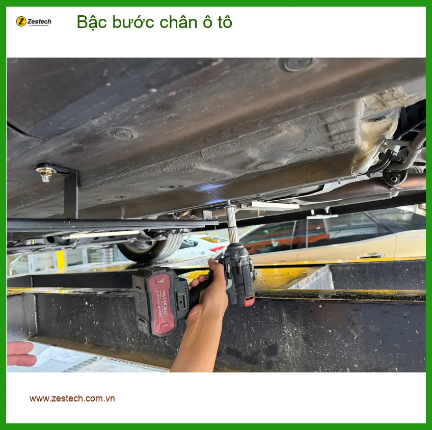 Anh Quang lắp bậc bước chân ô tô Hyundai SantaFe tại Gò Vấp ảnh thực tế 3