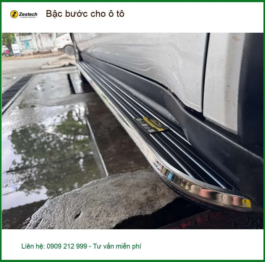 Anh Khải lắp bậc bước cho ô tô VinFast Lux SA2.0 tại Quận 3 để tiện lên xuống ảnh thực tế 4