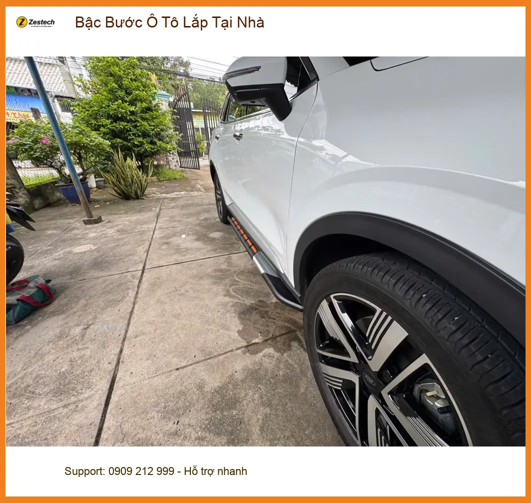 Anh Tùng lắp Bậc Bước Ô Tô tận nhà cho Kia K3 tại Quận Thủ Đức