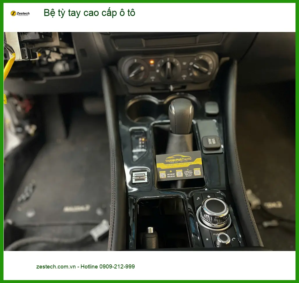 Anh Minh lắp bệ tỳ tay cao cấp ô tô Toyota Vios tại Gò Vấp