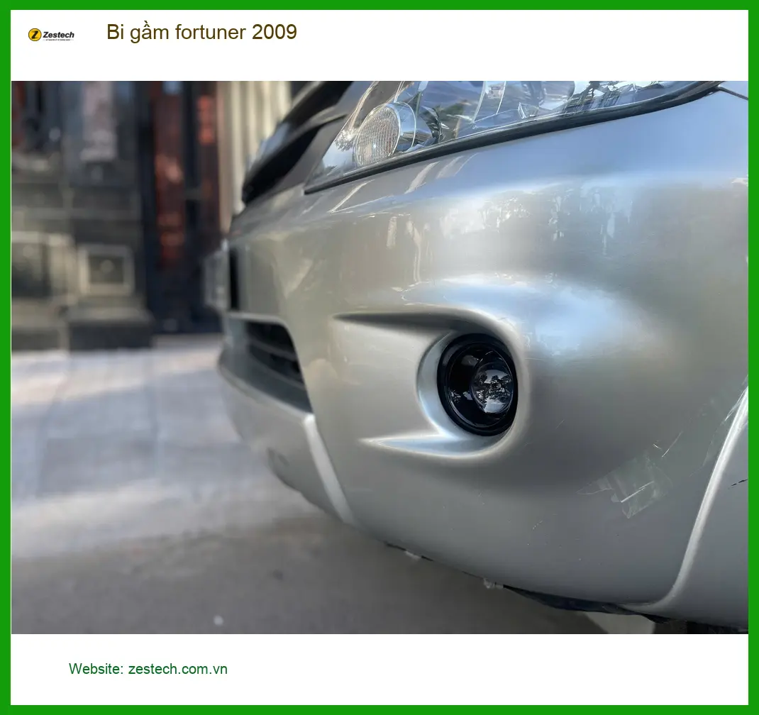 Anh Khang lắp bi gầm Fortuner 2009 tại Quận 1 vì đèn zin đã mờ không đủ sáng ảnh thực tế 2