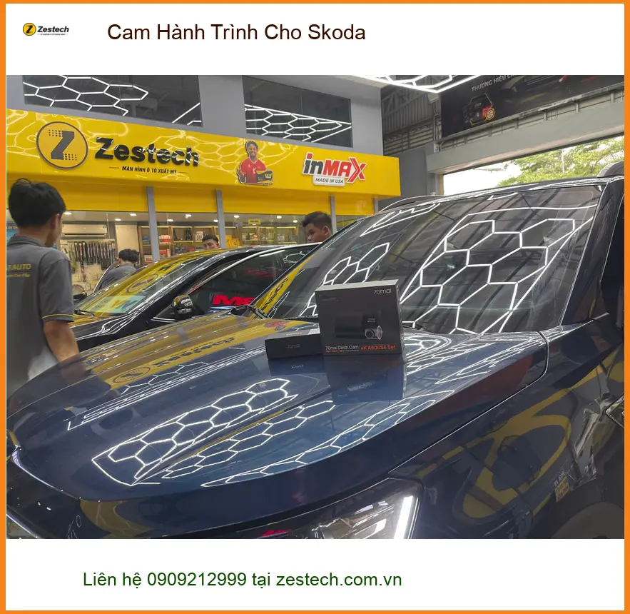 Cô Mai lắp Cam Hành Trình cho Skoda Karoq tại Quận 9 để ghi lại mọi hành trình