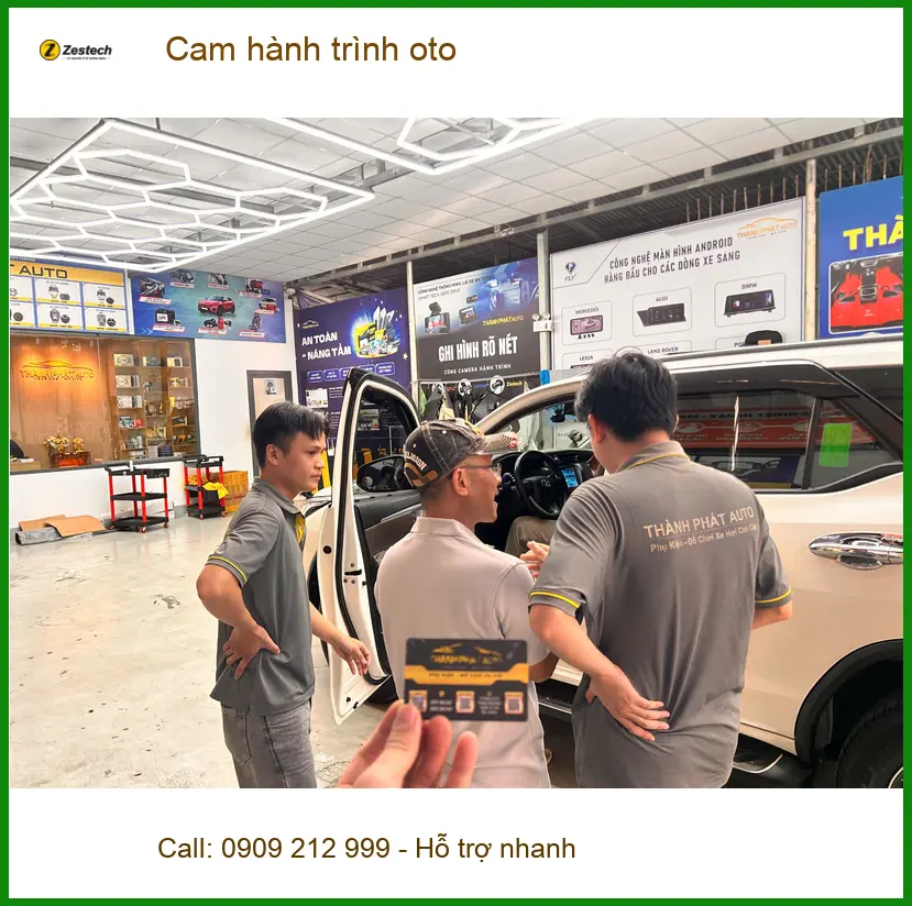 Anh Tùng lắp cam hành trình ô tô cho Mazda CX-5 tại Tân Bình