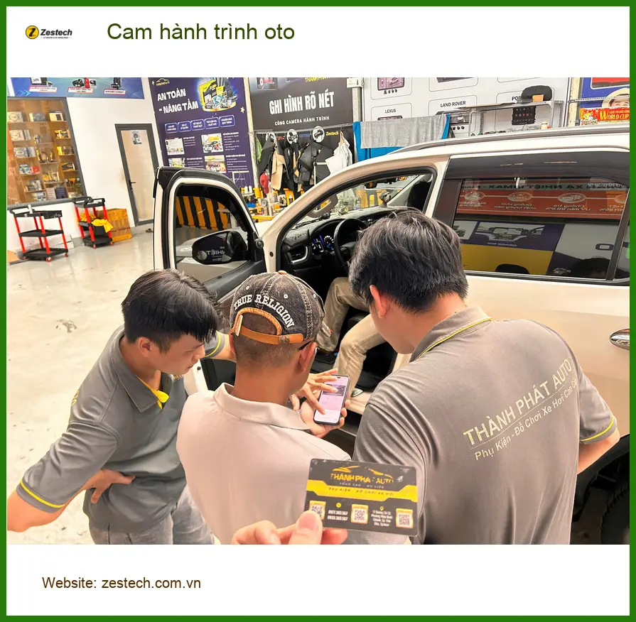 Anh Tùng lắp cam hành trình ô tô cho Mazda CX-5 tại Tân Bình ảnh thực tế 2