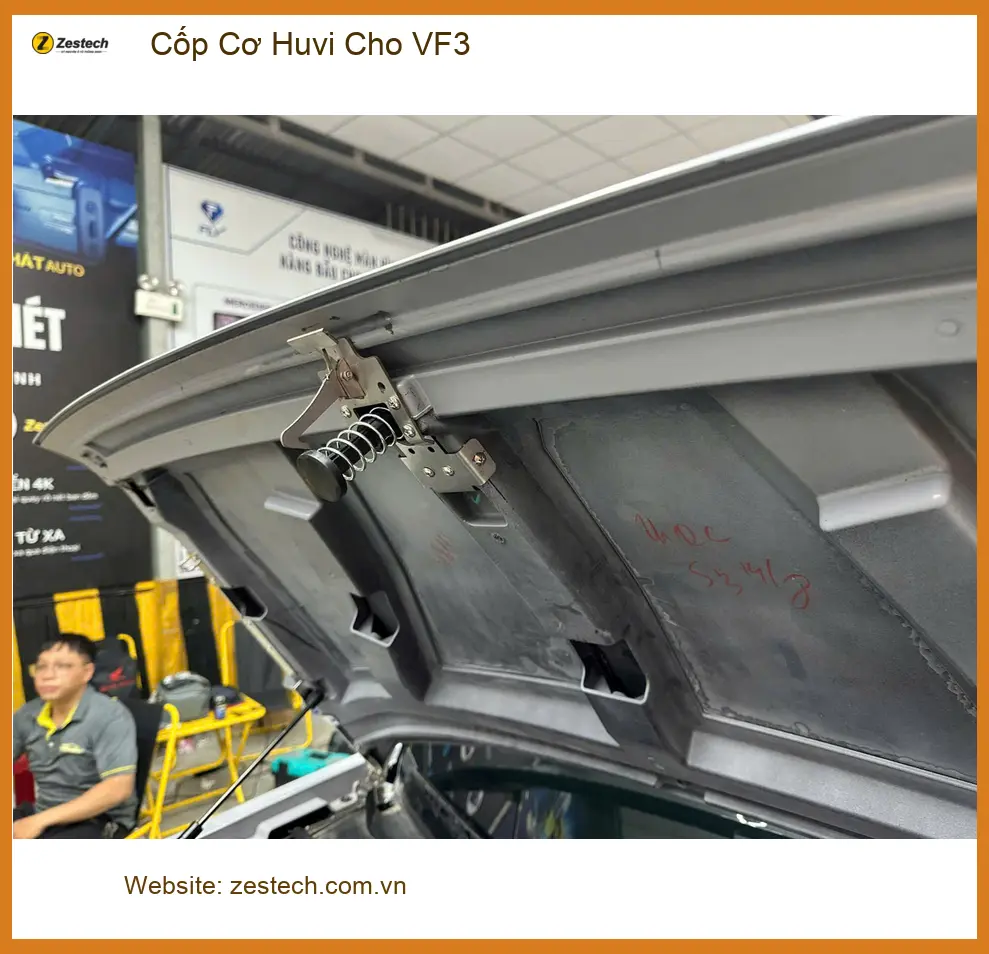Anh Tùng lắp Cốp Cơ Huvi cho VinFast VF3 tại Quận 12, nâng tầm tiện ích xe ảnh thực tế 4