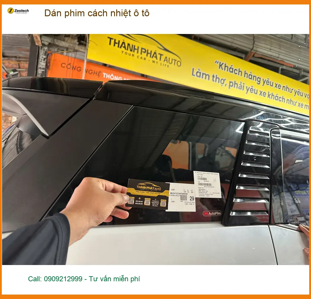 Chị Vân dán phim cách nhiệt ô tô Hyundai Santa Fe ở Gò Vấp chống nóng tốt