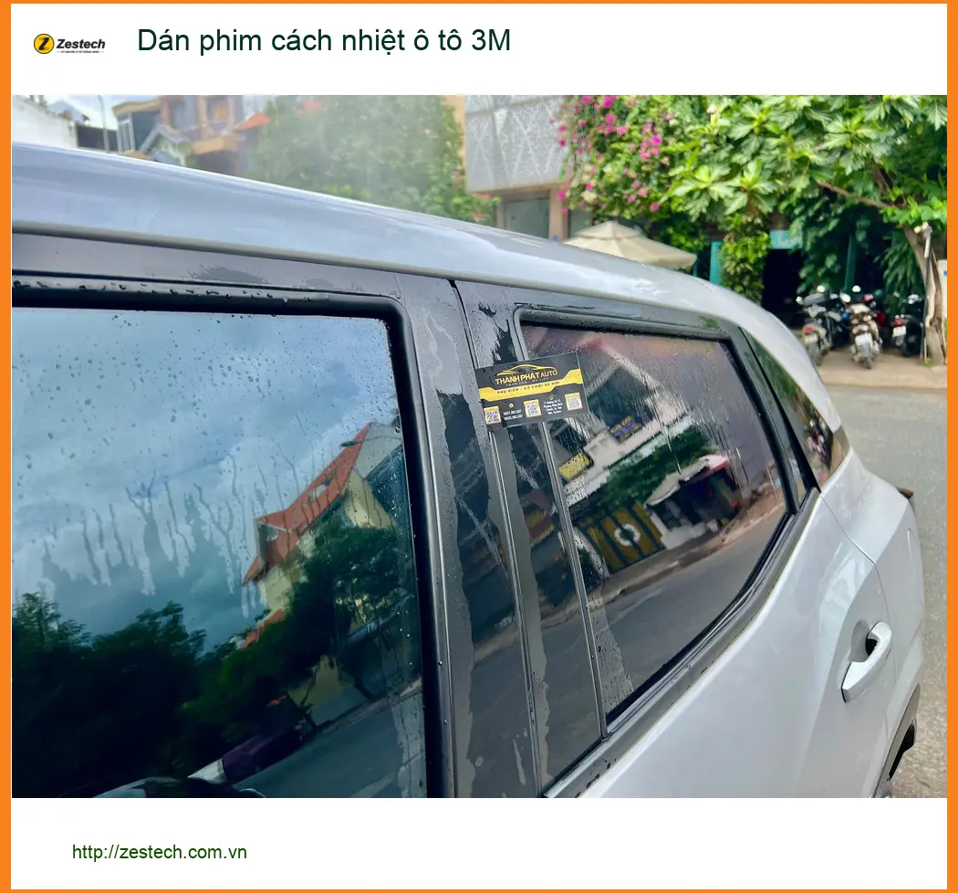 Anh Quang dán phim cách nhiệt ô tô 3M cho Honda CR-V tại Quận Gò Vấp chống nóng mùa hè