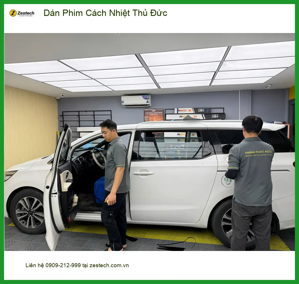 Anh Cường dán phim cách nhiệt cho Hyundai Accent tại Thủ Đức để chống nóng hiệu quả