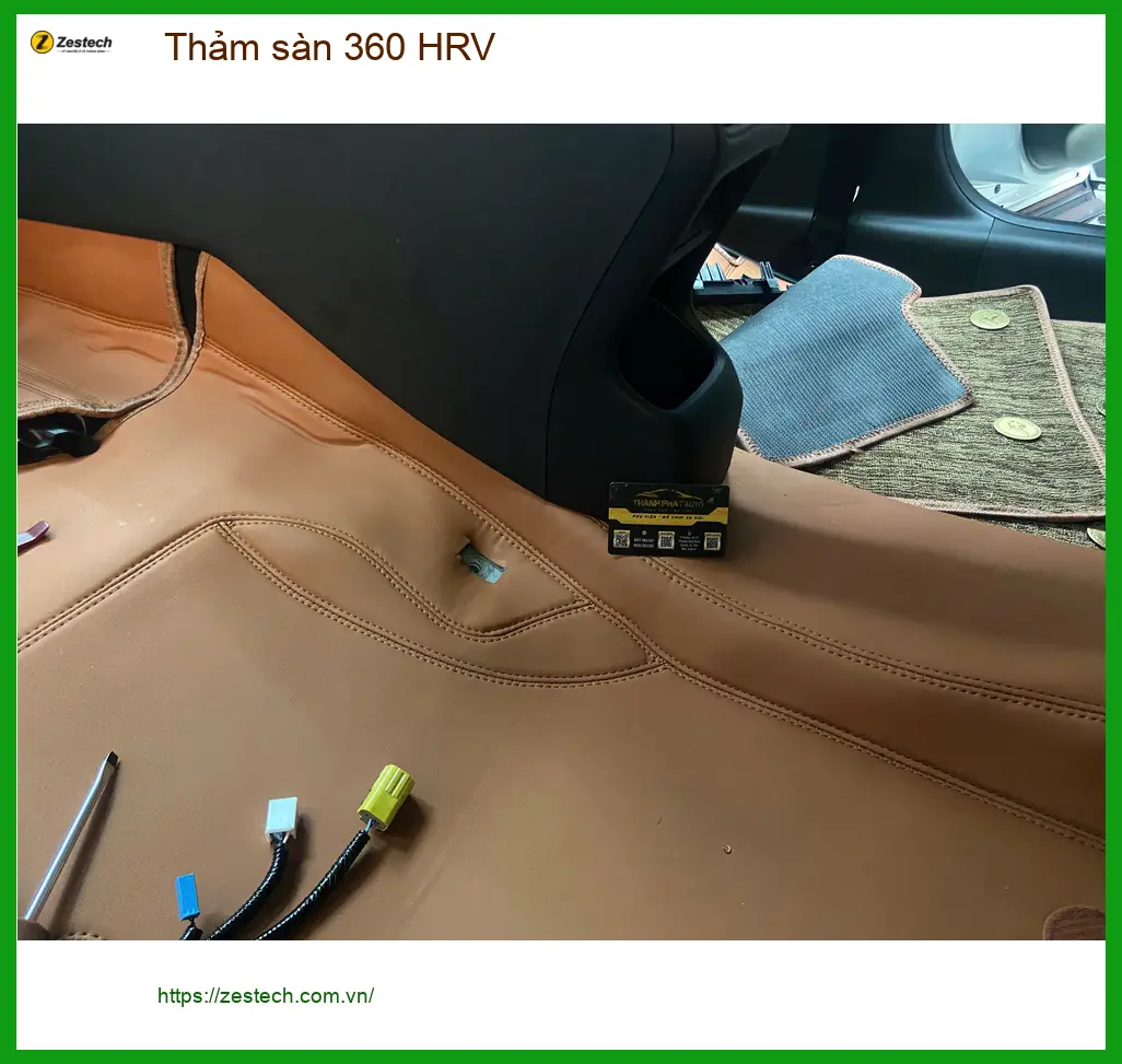 Anh Đức Hùng lắp thảm sàn 360 Honda HRV tại Quận 1 vì muốn nội thất luôn sạch đẹp