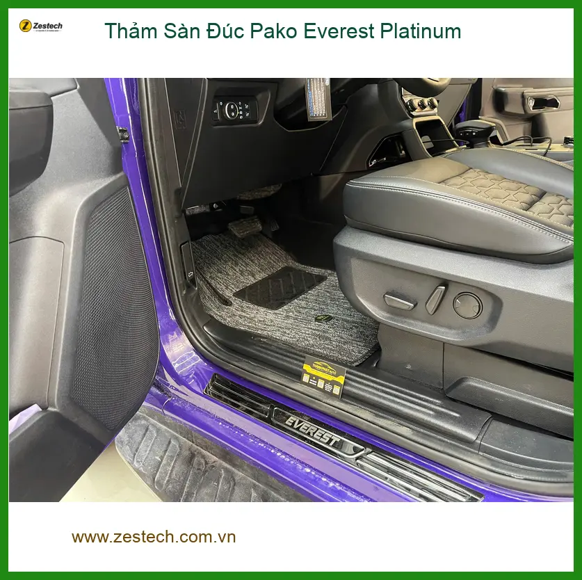 Chú Long thay Thảm Sàn Đúc Pako Everest Platinum cho Ford Everest tại Quận 9 để nội thất luôn sạch đẹp